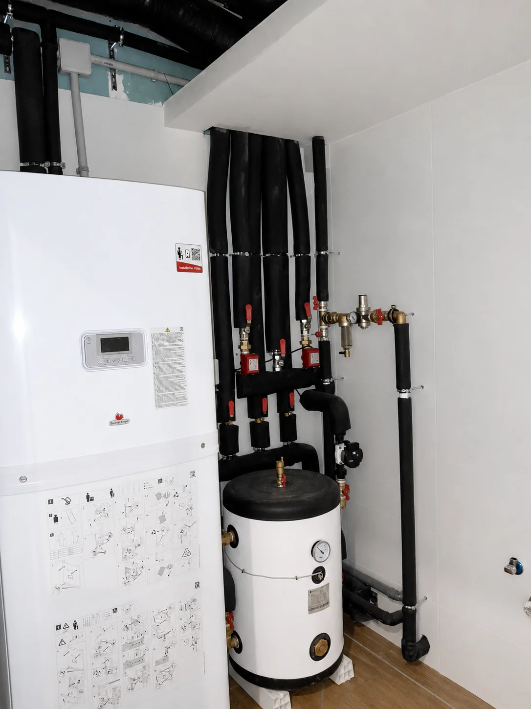 Aerotermia con suelo radiante en vivienda unifamiliar - miniatura 2